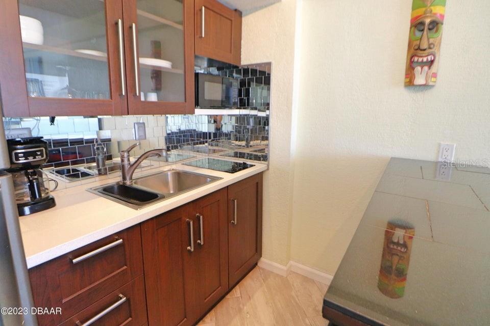 HAWAIIAN INN LC - Residential