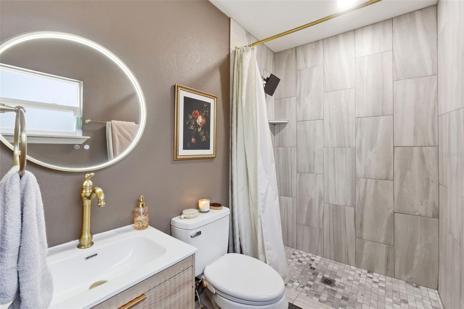 JOLEEN ESTATES - Residential