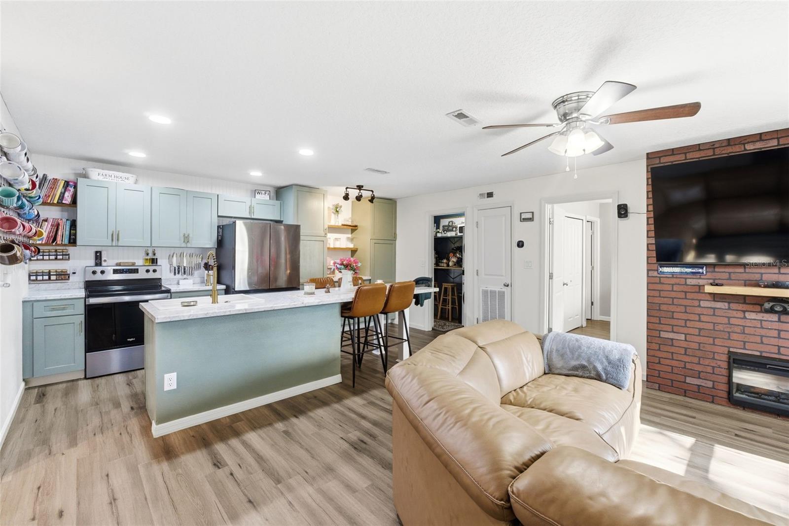 JOLEEN ESTATES - Residential