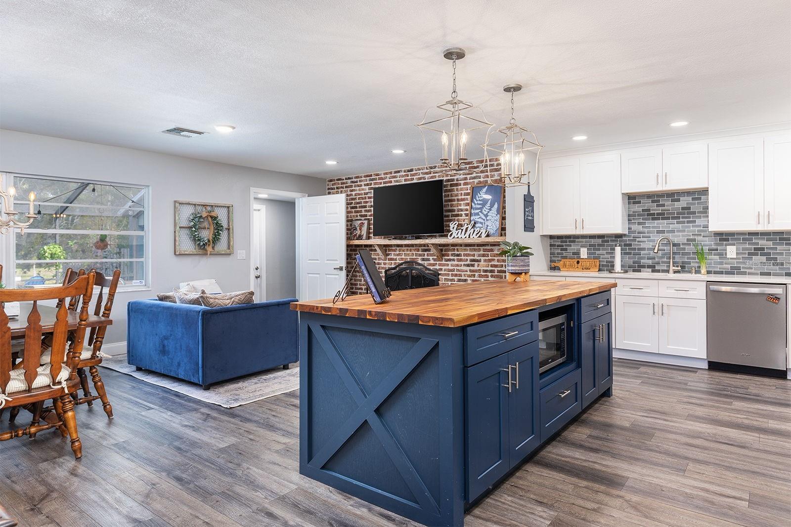 3571 LAKE ELEANOR DRIVE