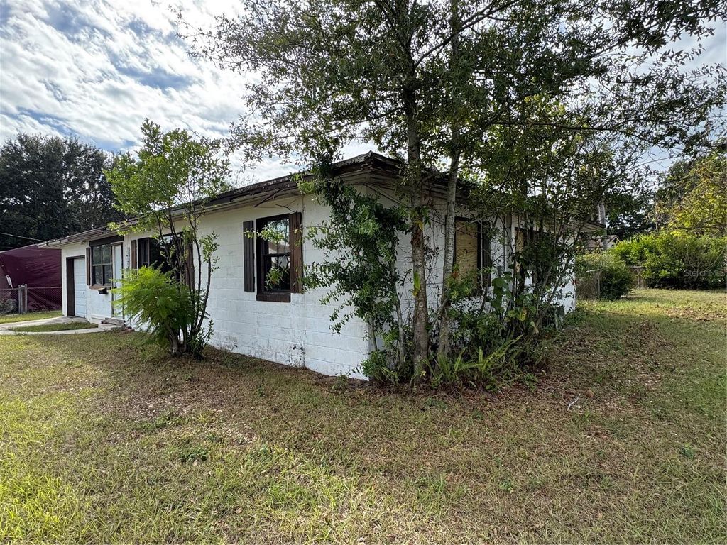 Photo of 1446 Gilmore Avenue, Lakeland, FL 33805 (MLS # L4957877)