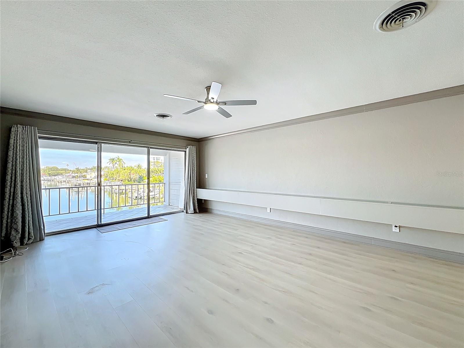 MARINA HARBOUR CONDO - Residential Lease
