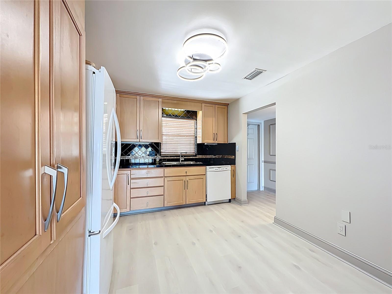 MARINA HARBOUR CONDO - Residential Lease