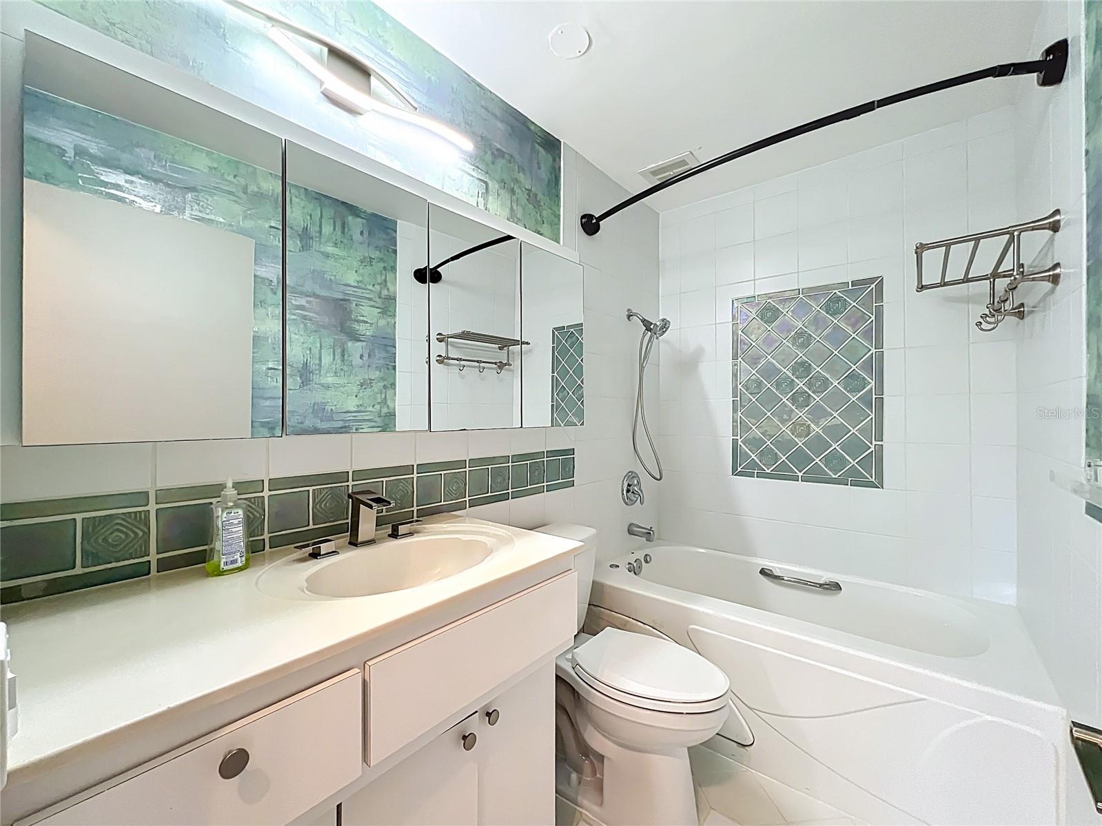 MARINA HARBOUR CONDO - Residential Lease