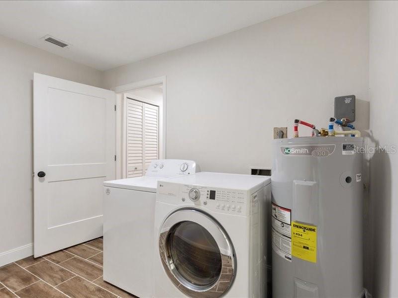 CURRY CREEK CONDO VILLA - Residential