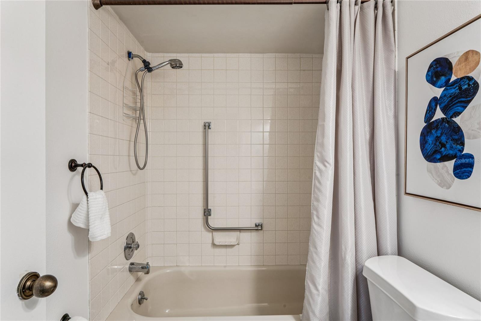 AZALEA WOODS CONDO - Residential