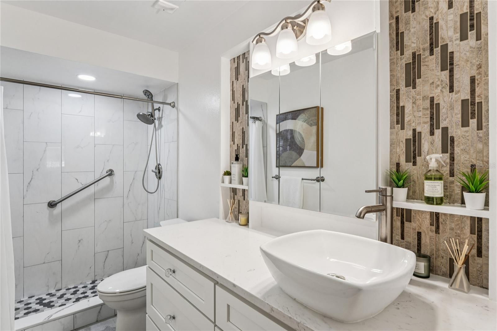 AZALEA WOODS CONDO - Residential