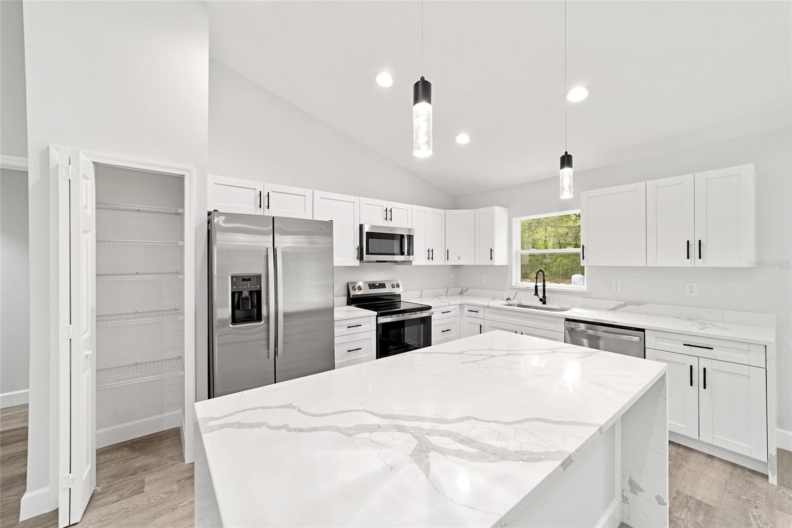 RAINBOW PARK UN #2 - Residential