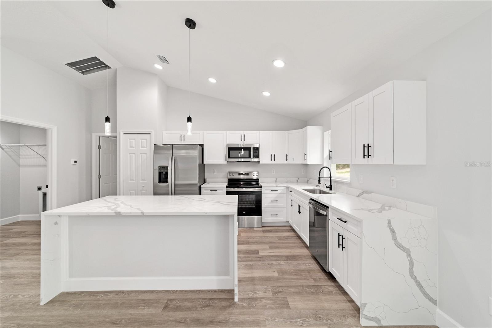 RAINBOW PARK UN #2 - Residential