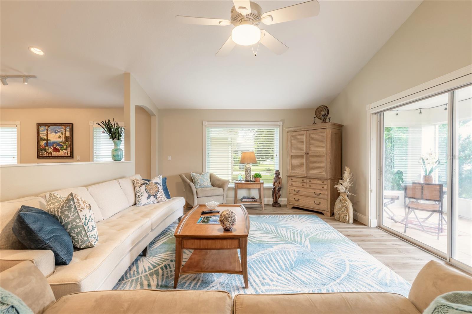 682 MIDDLEBURY LOOP