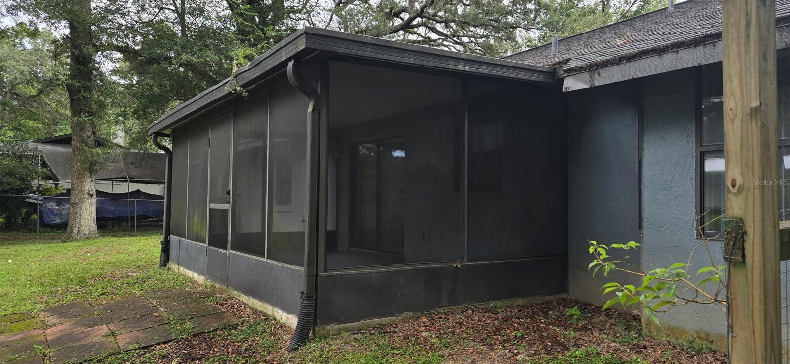 SUNRAY ESTATES - Residential Lease