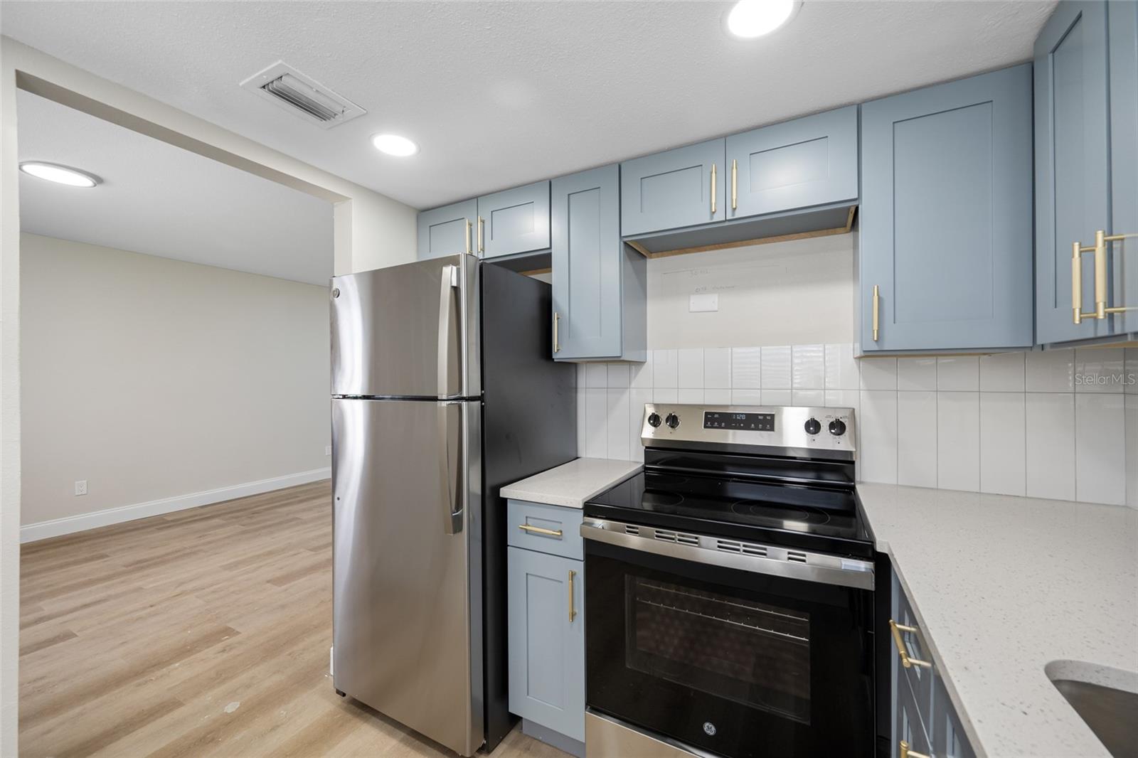155 E DAVIS BOULEVARD 5