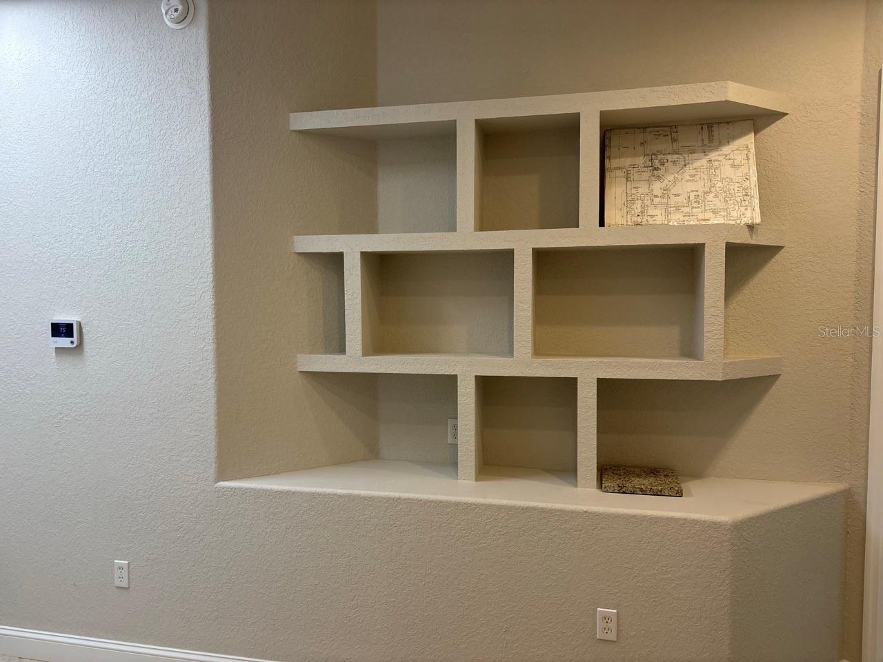 LAUREL WOOD - Residential