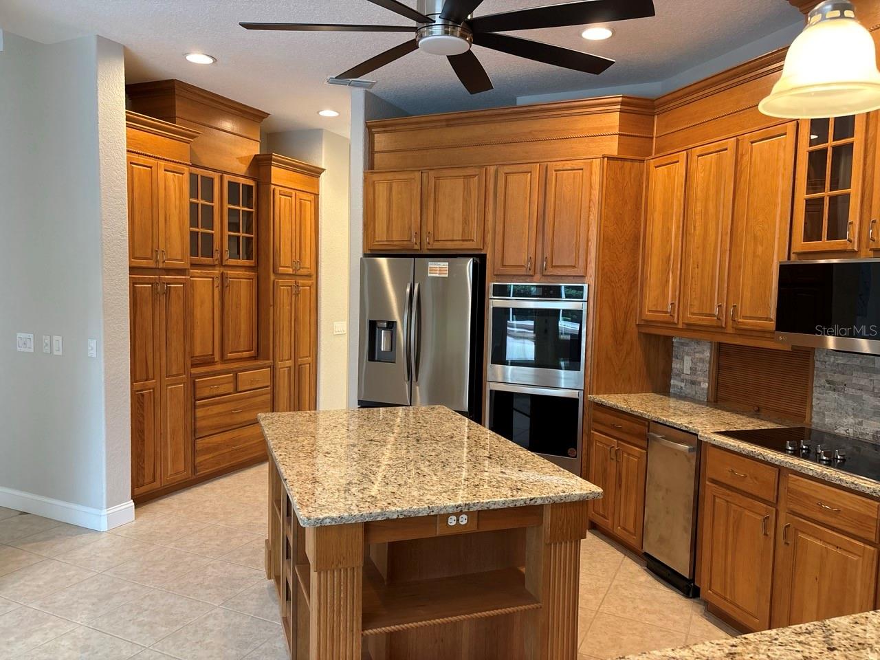 LAUREL WOOD - Residential