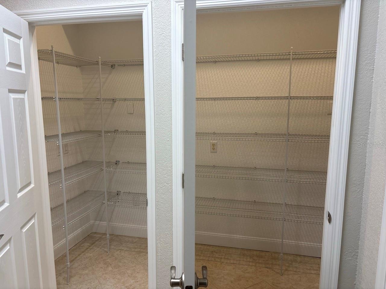 LAUREL WOOD - Residential