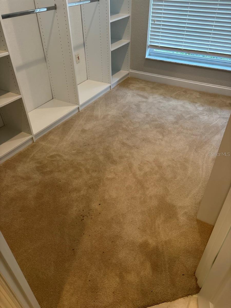 LAUREL WOOD - Residential