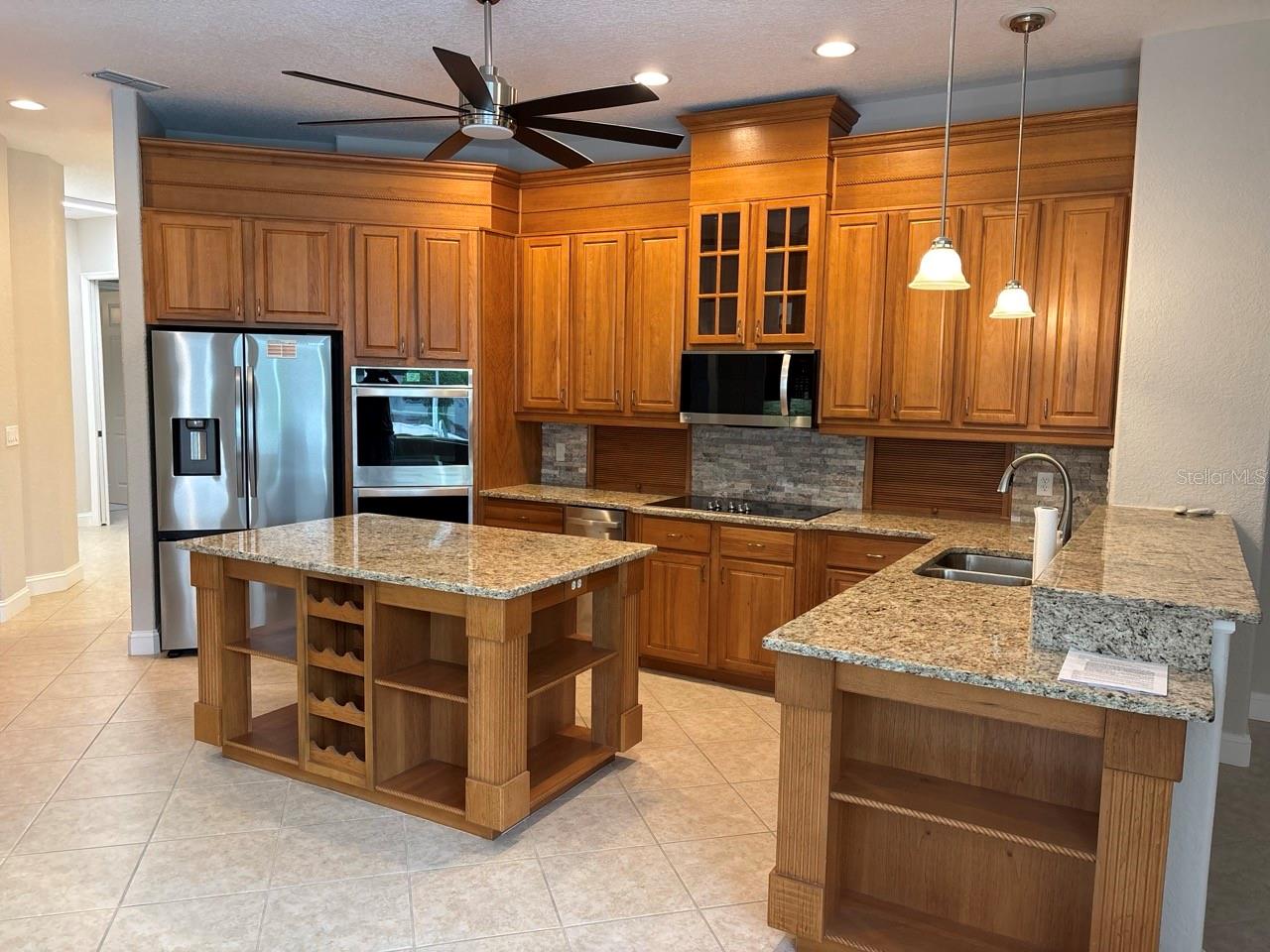 LAUREL WOOD - Residential