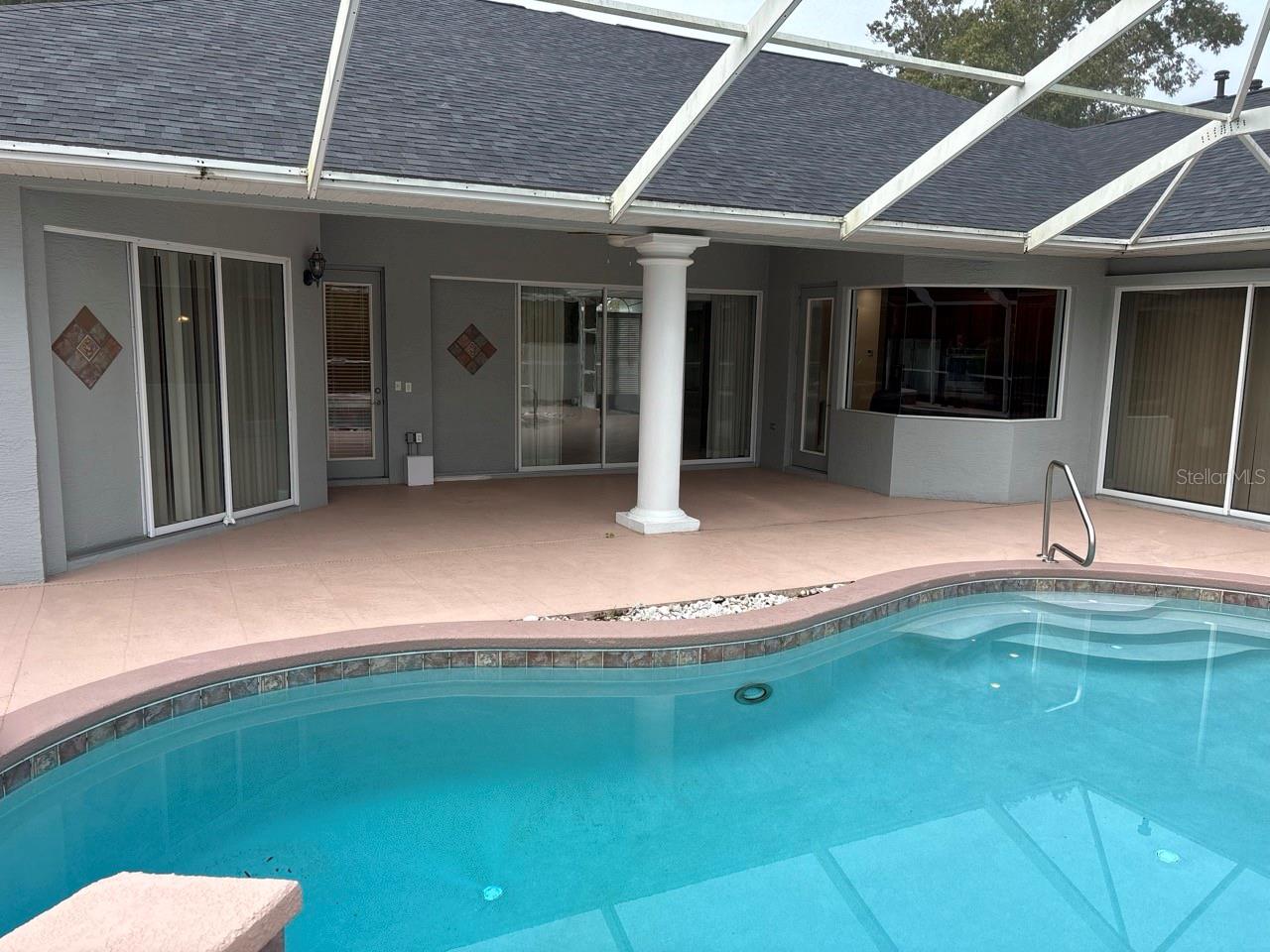 LAUREL WOOD - Residential