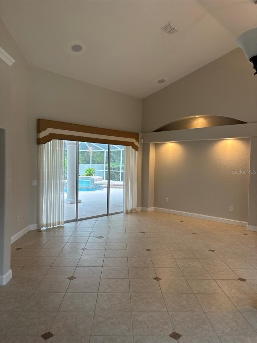 LAUREL WOOD - Residential