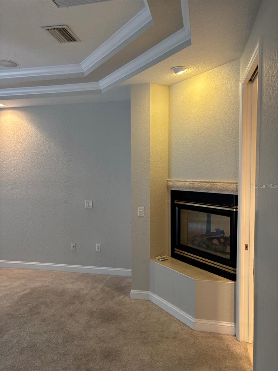 LAUREL WOOD - Residential