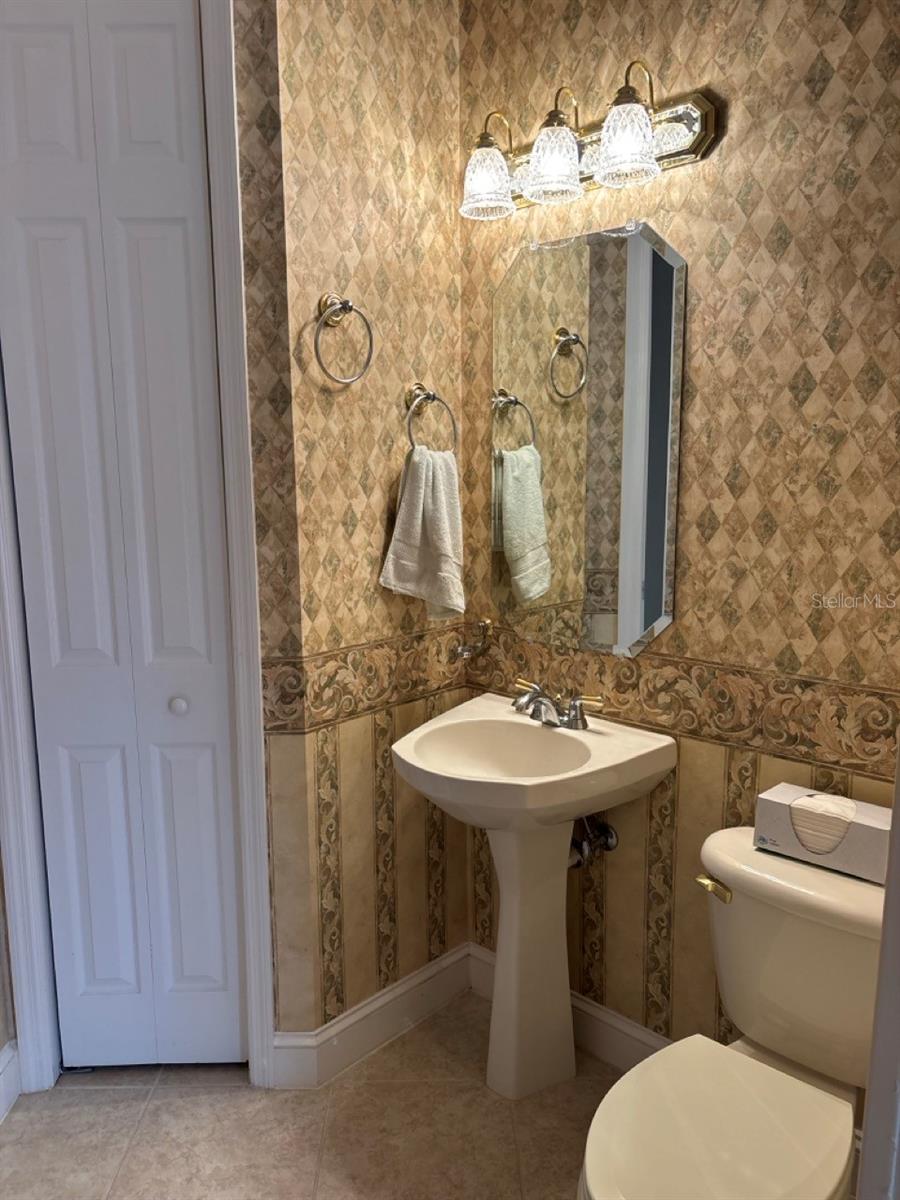 LAUREL WOOD - Residential