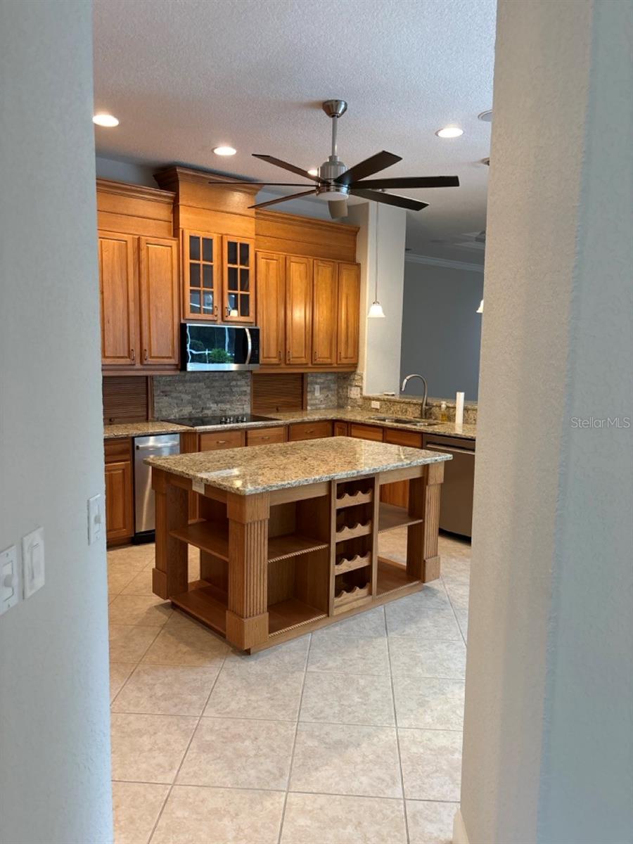 LAUREL WOOD - Residential