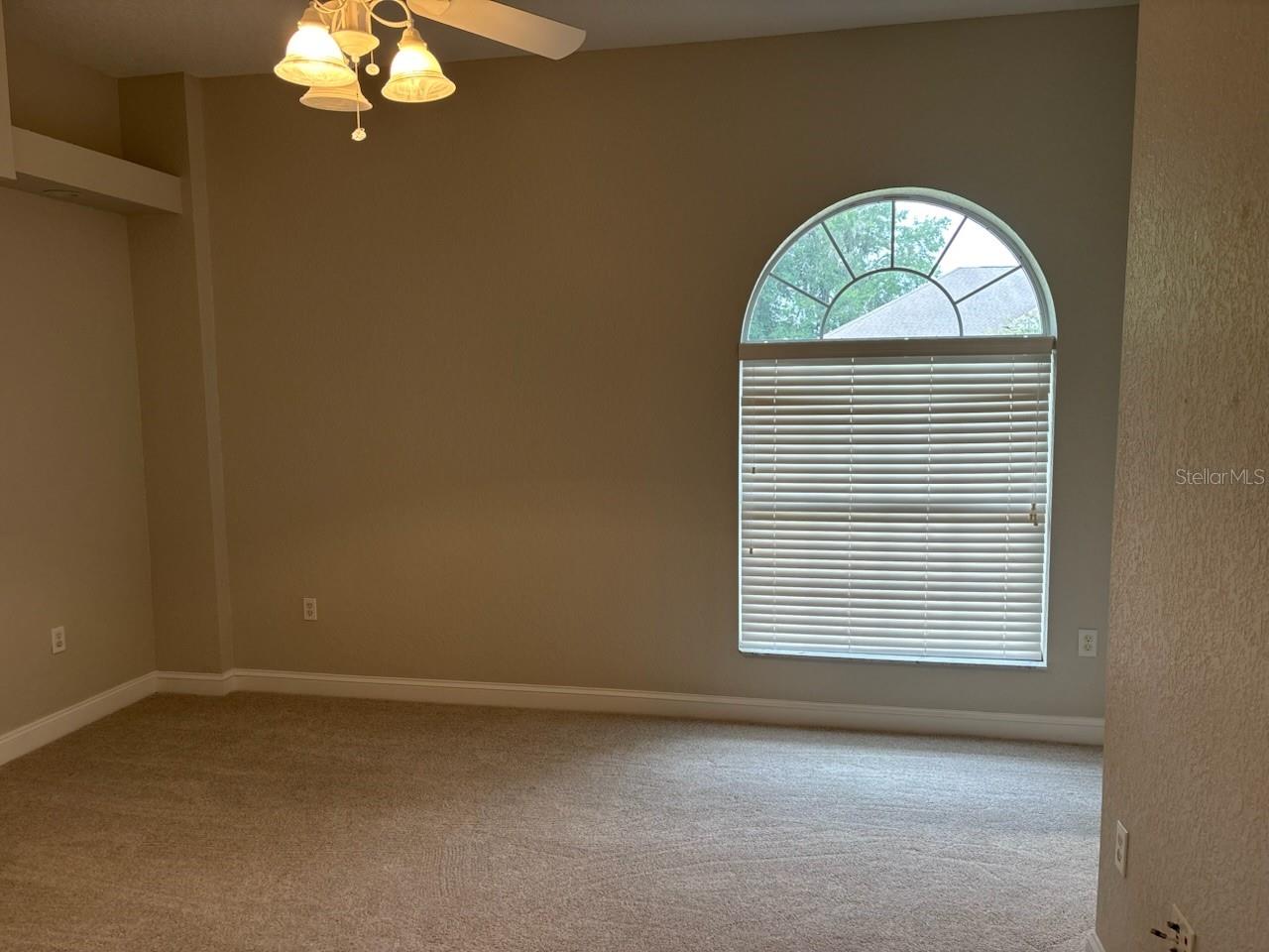 LAUREL WOOD - Residential