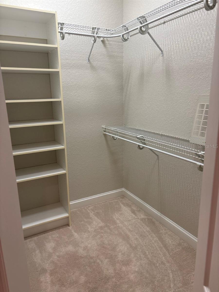 LAUREL WOOD - Residential