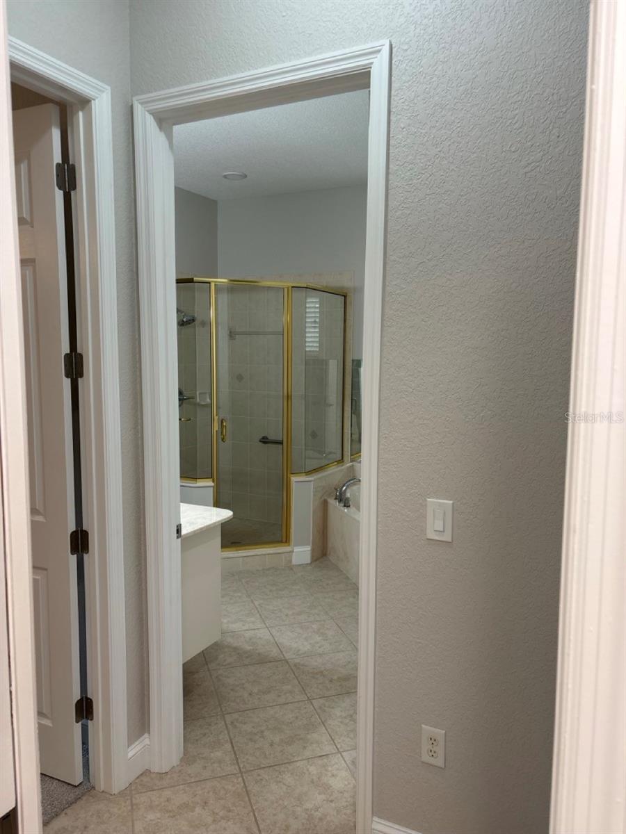 LAUREL WOOD - Residential