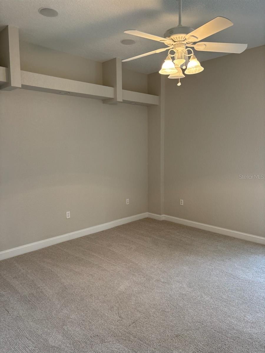 LAUREL WOOD - Residential