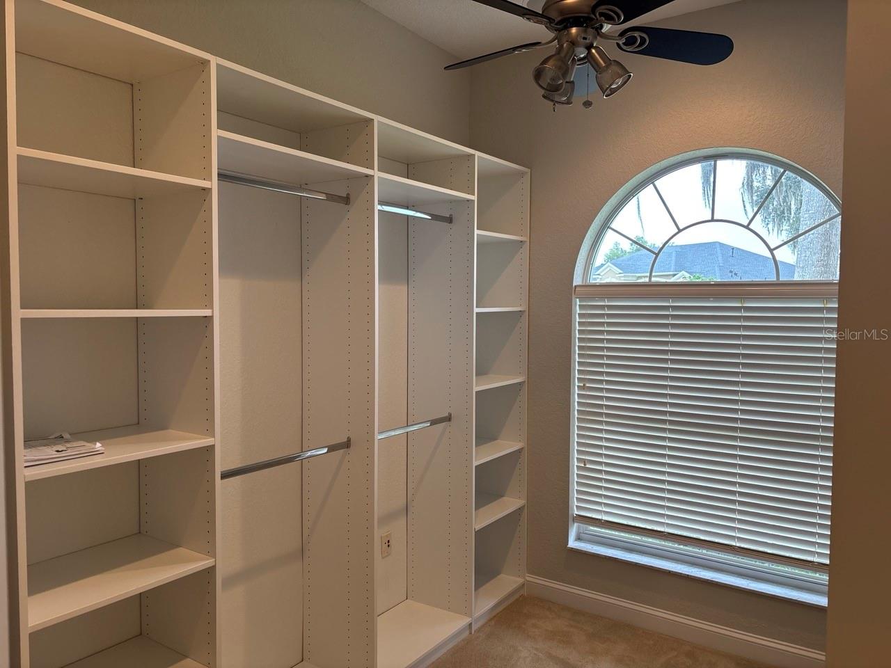 LAUREL WOOD - Residential