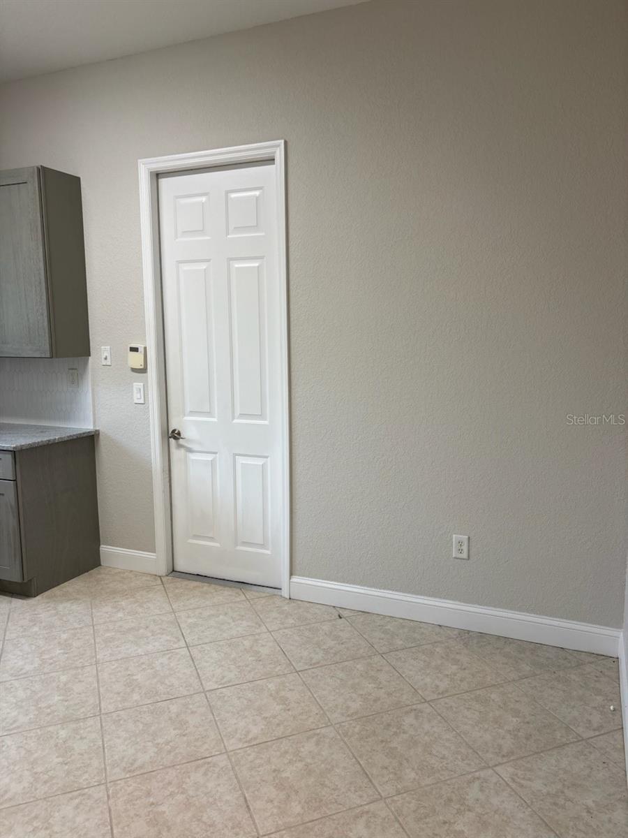 LAUREL WOOD - Residential