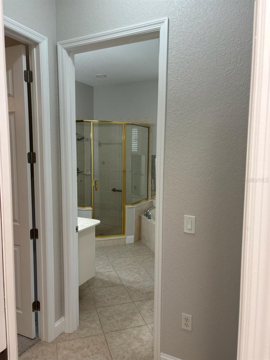 LAUREL WOOD - Residential