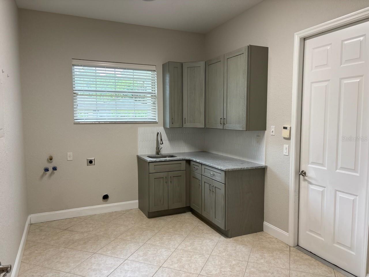 LAUREL WOOD - Residential