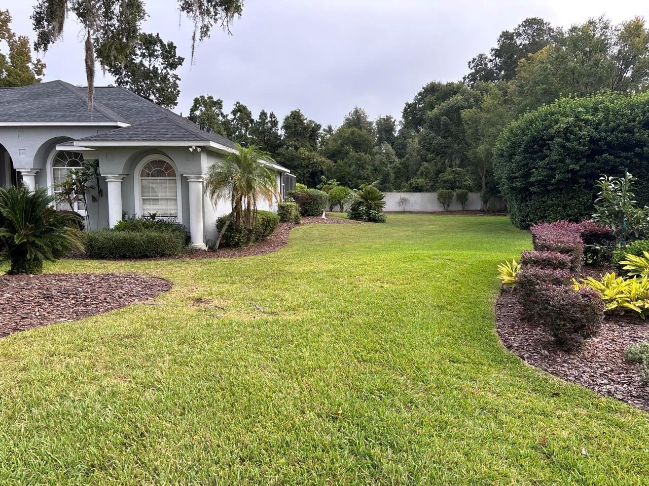 LAUREL WOOD - Residential