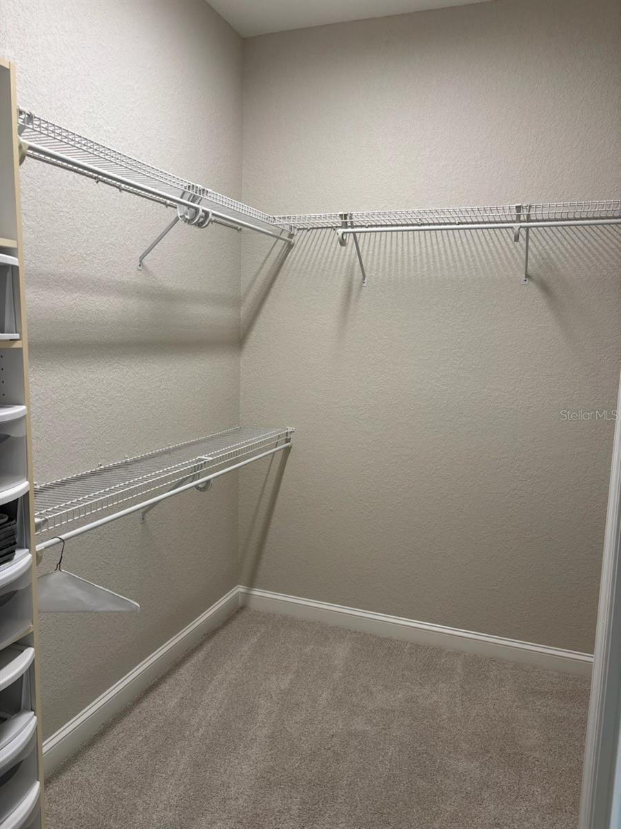 LAUREL WOOD - Residential