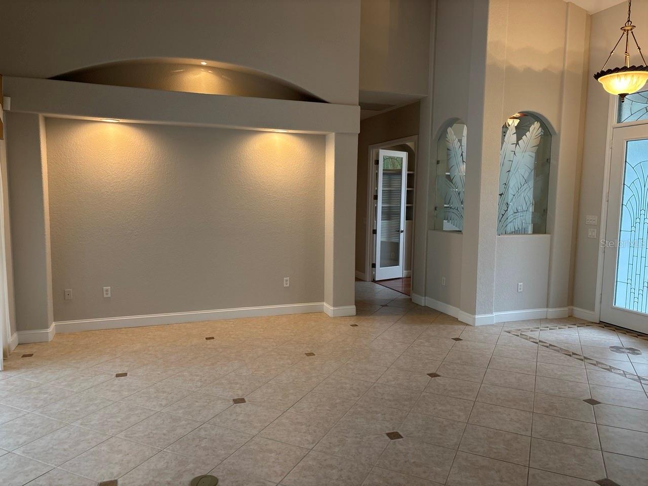 LAUREL WOOD - Residential