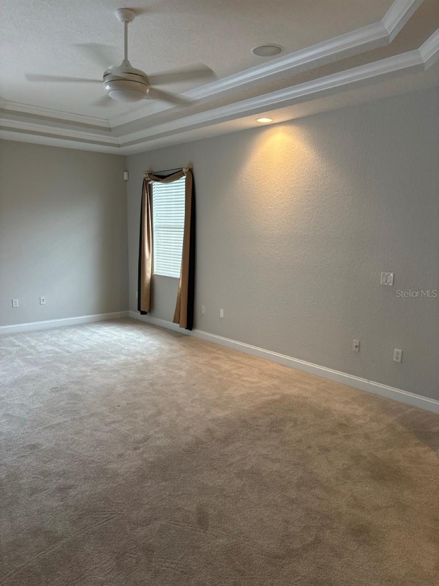 LAUREL WOOD - Residential