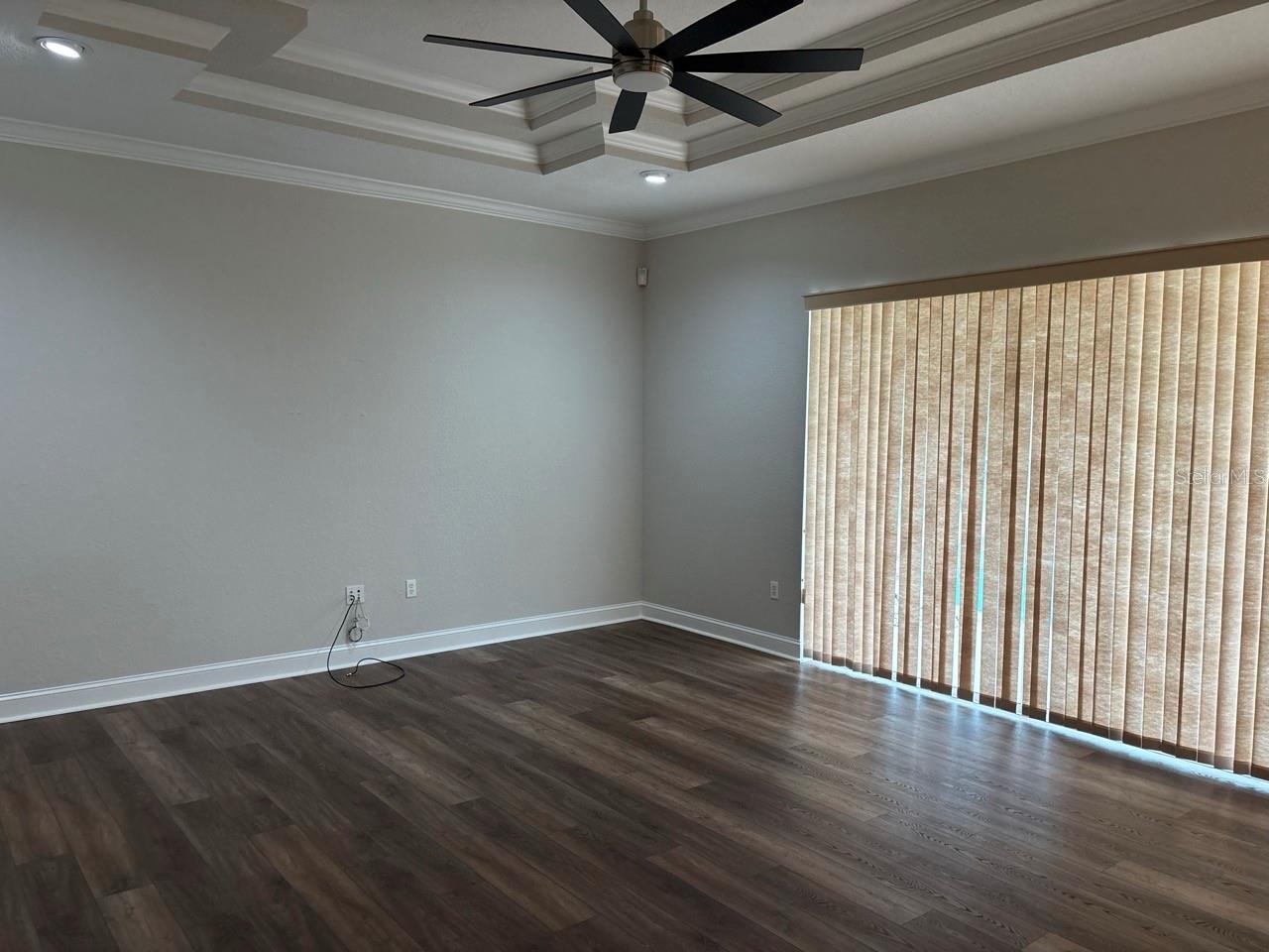 LAUREL WOOD - Residential