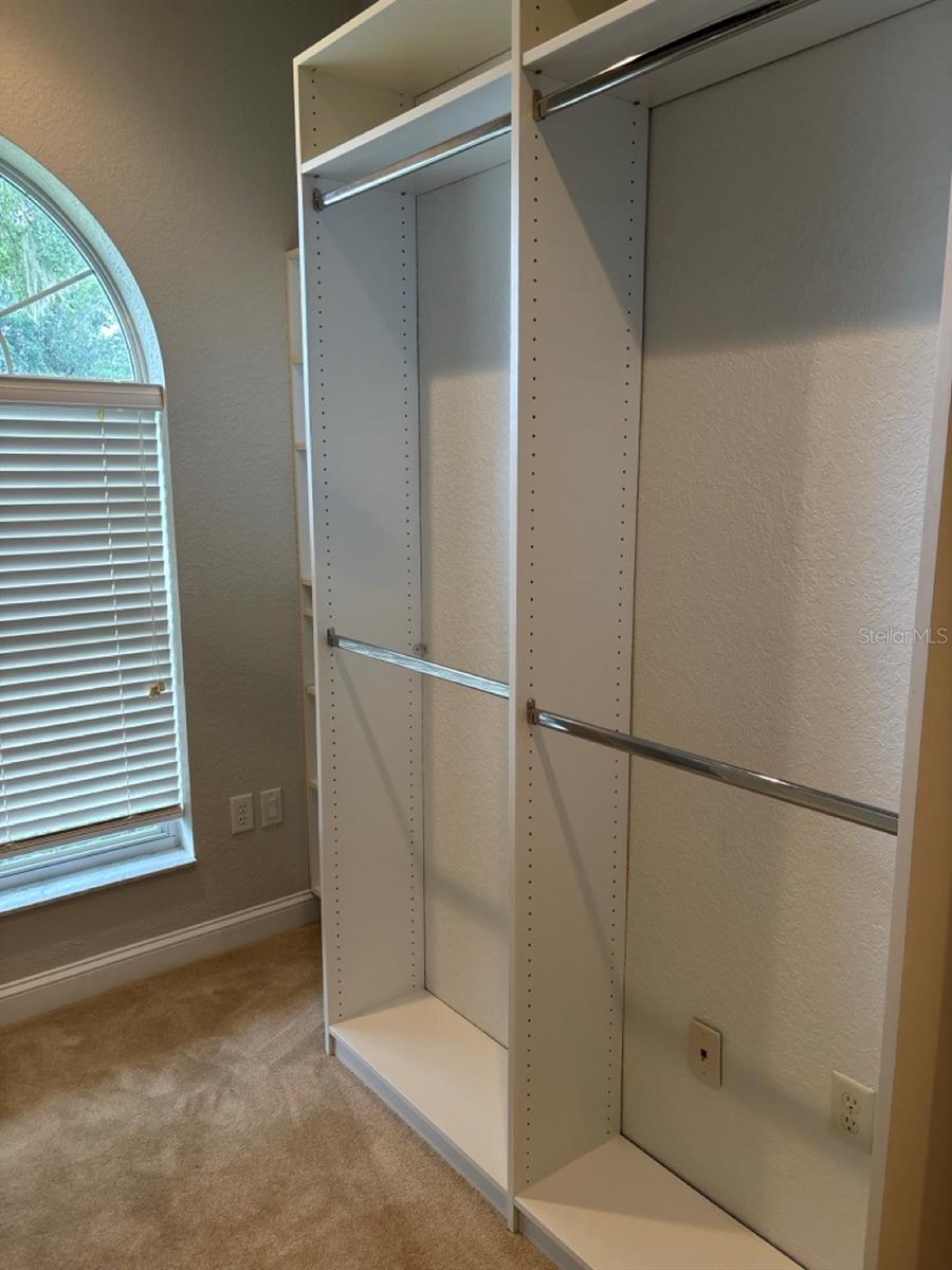 LAUREL WOOD - Residential