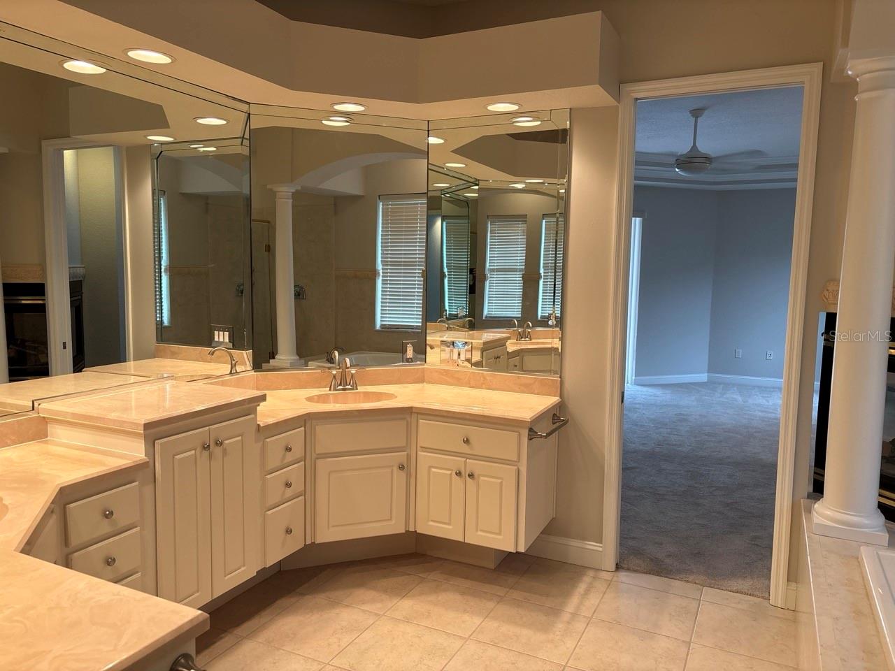 LAUREL WOOD - Residential