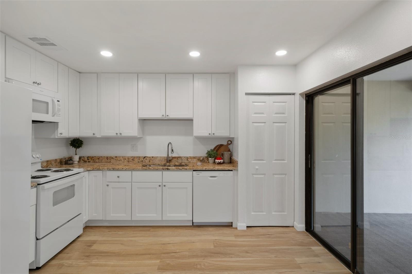 CARROLLWOOD SPRGS CLUSTER HMS - Residential
