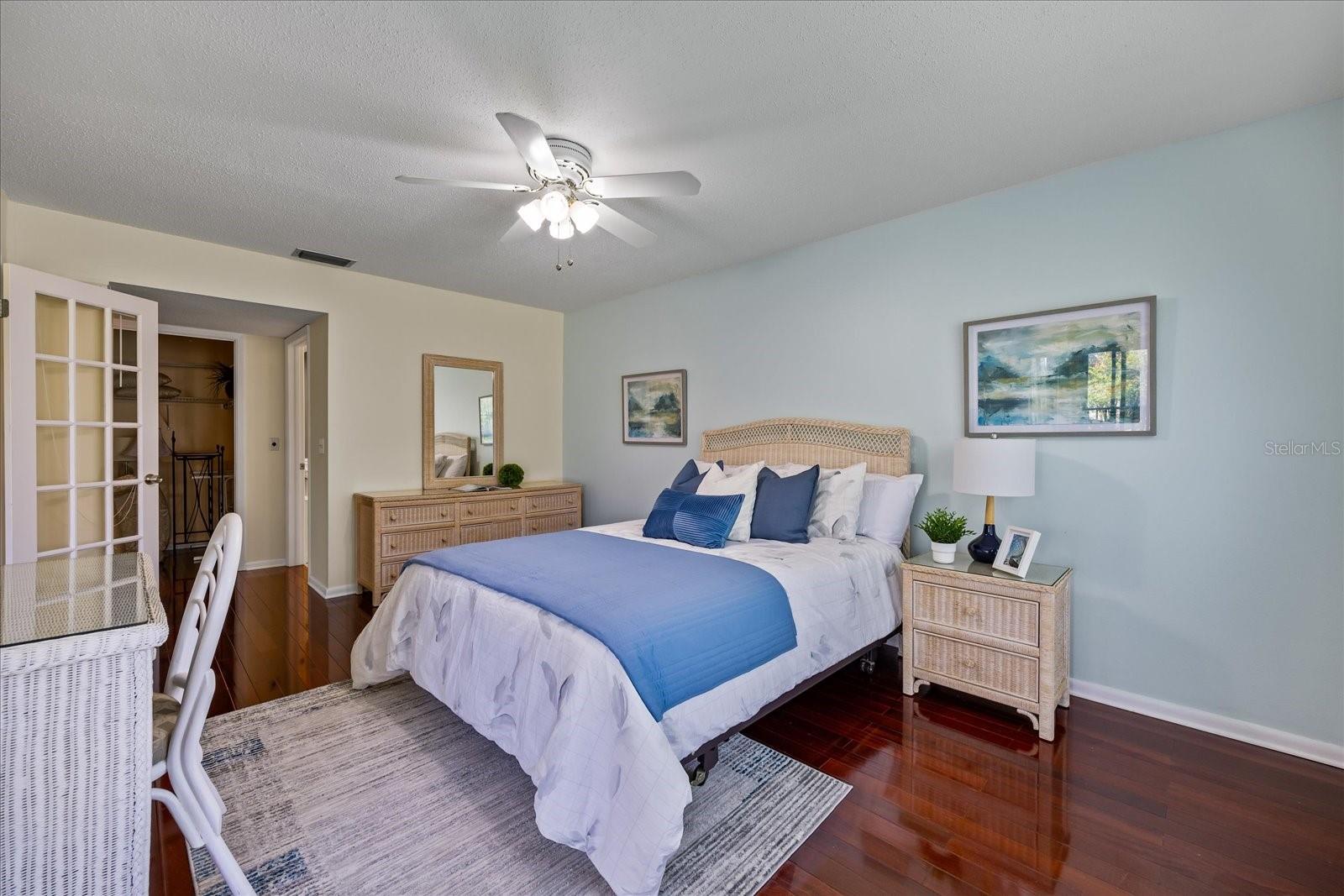 IMPERIAL POINT CONDO - Residential