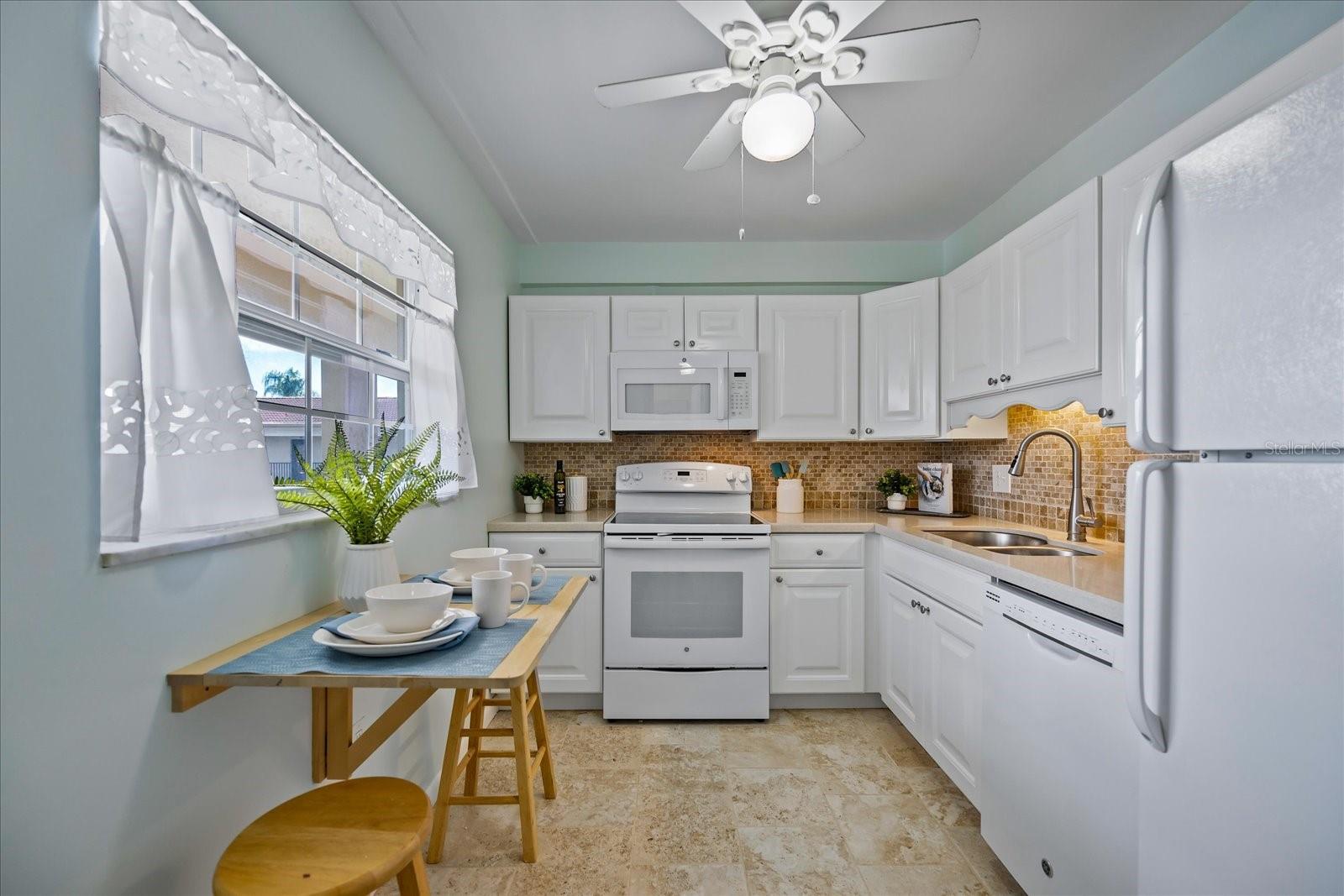 IMPERIAL POINT CONDO - Residential