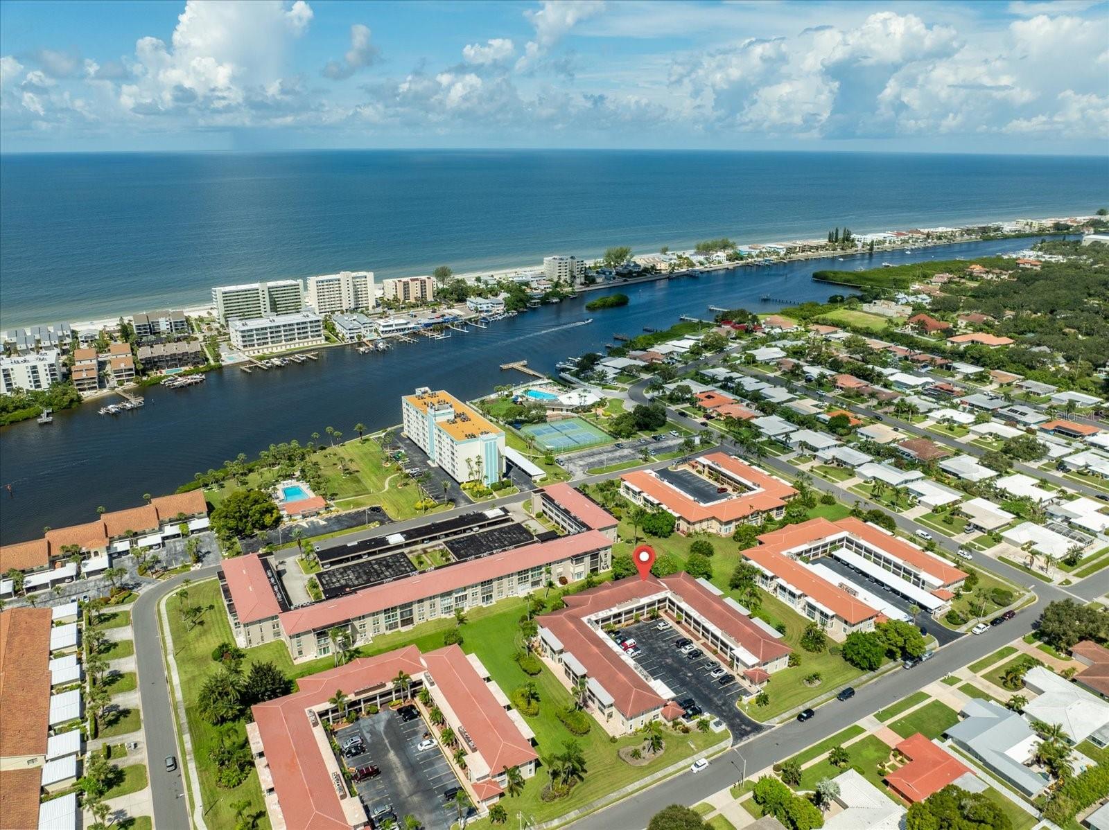 IMPERIAL POINT CONDO - Residential
