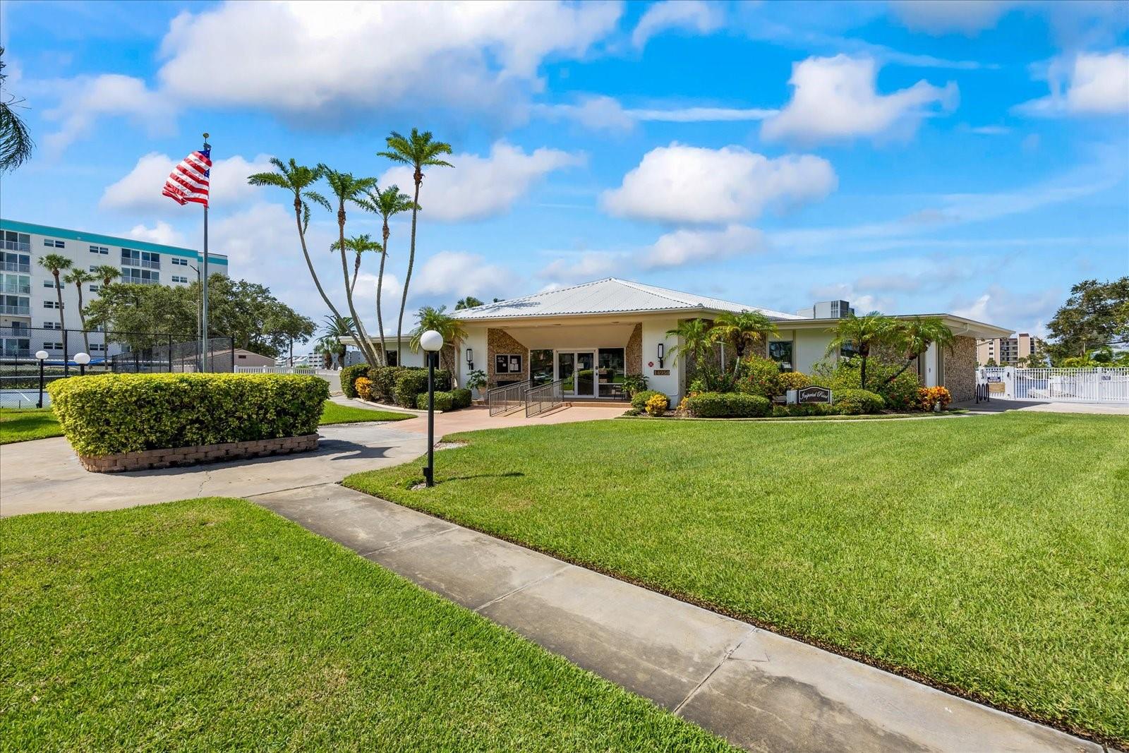 IMPERIAL POINT CONDO - Residential