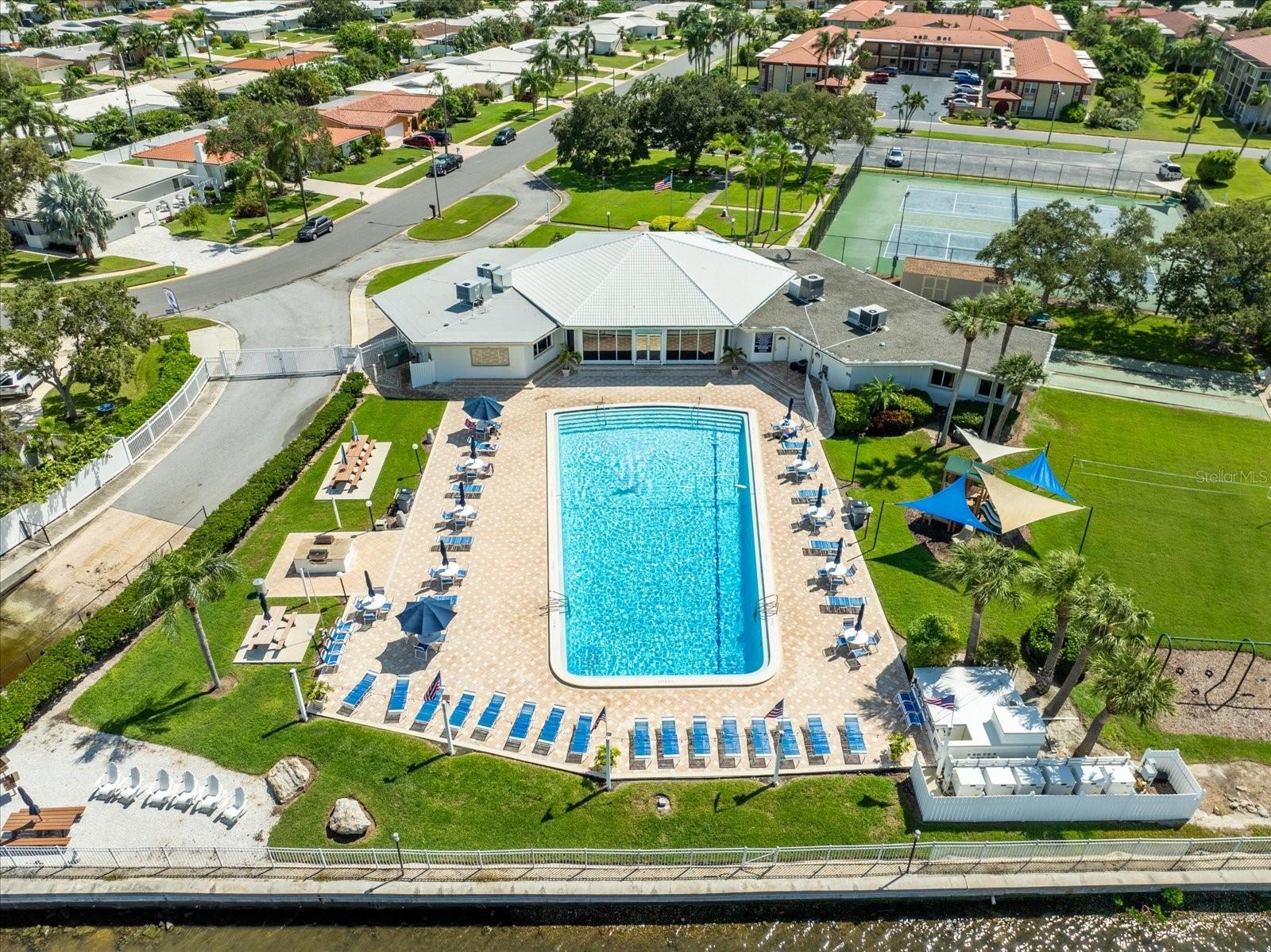 IMPERIAL POINT CONDO - Residential