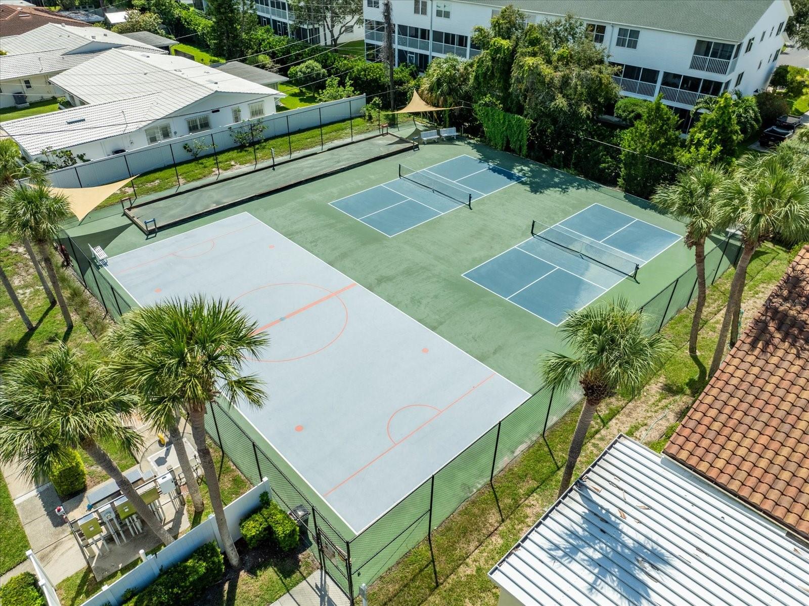 IMPERIAL POINT CONDO - Residential