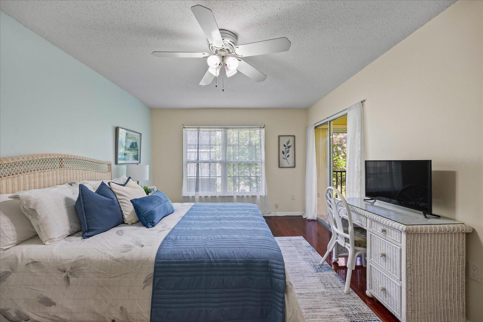 IMPERIAL POINT CONDO - Residential
