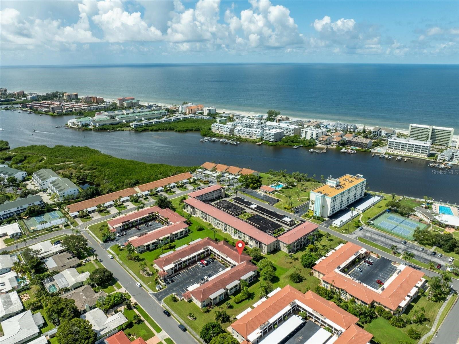 IMPERIAL POINT CONDO - Residential